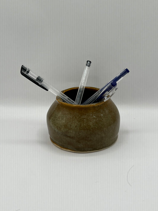 Earth Ridge Pen Holder