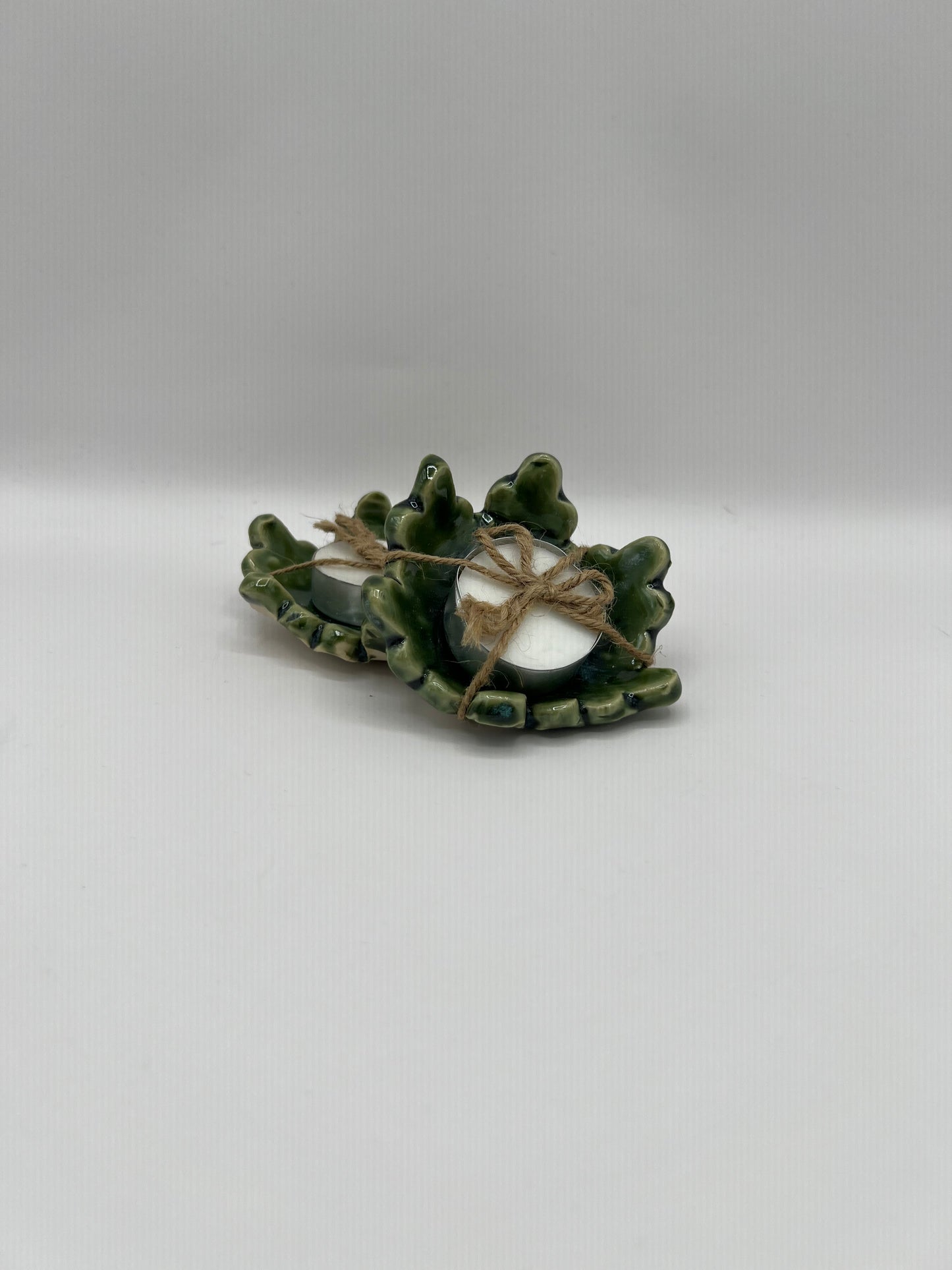 Handmade Green Maple Leaf Dish – Nature-Inspired Decor