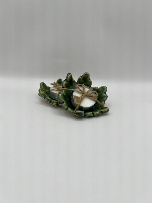 Handmade Green Maple Leaf Dish – Nature-Inspired Decor